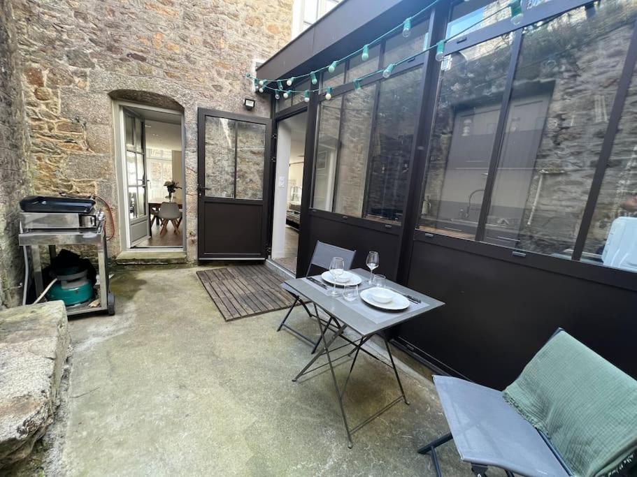 Cocon Urbain De Charme Dinan Exterior foto